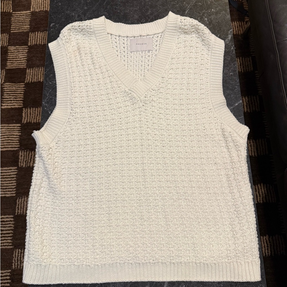 White Knit Sleeveless Sweater Vest